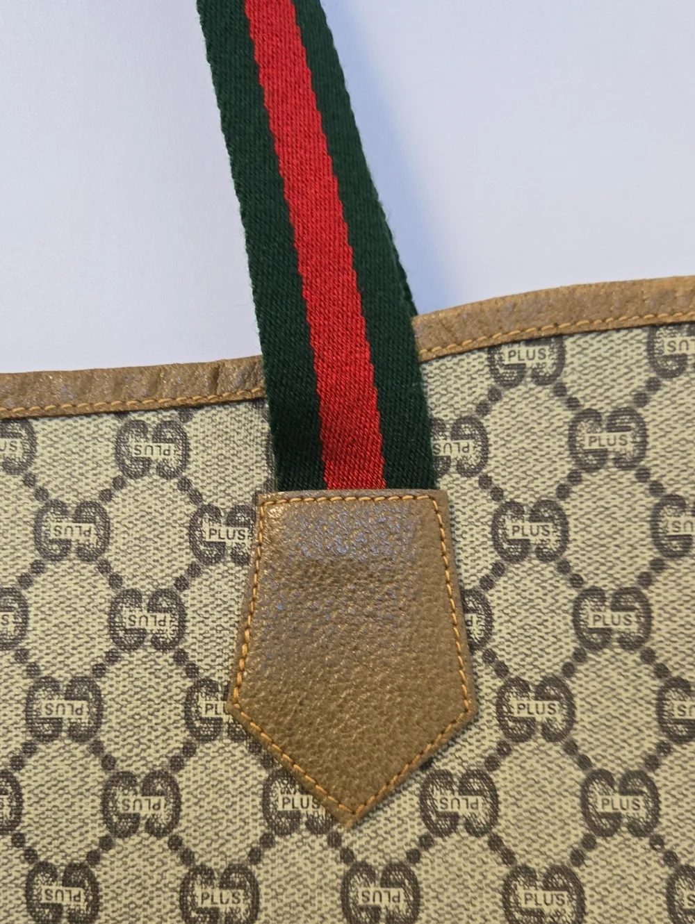 EUC Gucci Plus Vintage Beige GG Coate Canvas Tote with Sherry Line Handles
